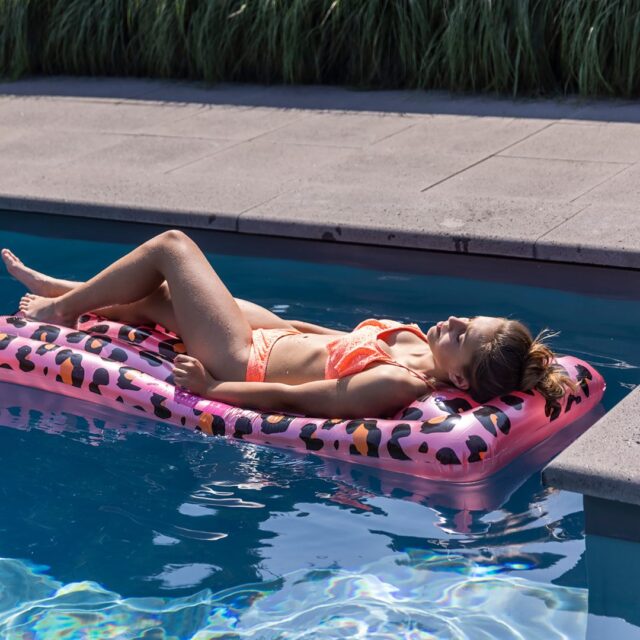 Swim Essentials: Στρώμα θαλάσσης για παιδιά από 6+ ετών - "Rose Gold Leopard" - Image 2