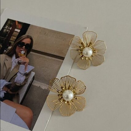Dahlia Gold