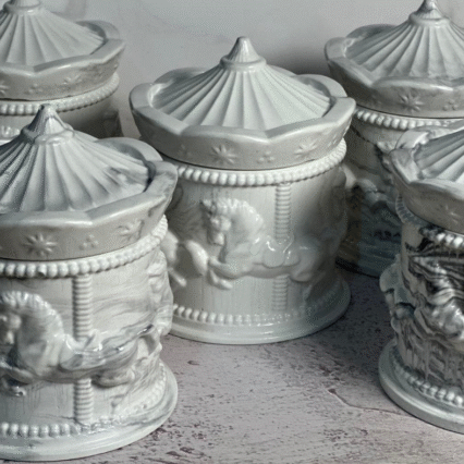 Γύψινο με κερί Carousel – με ανάγλυφα αλογάκια