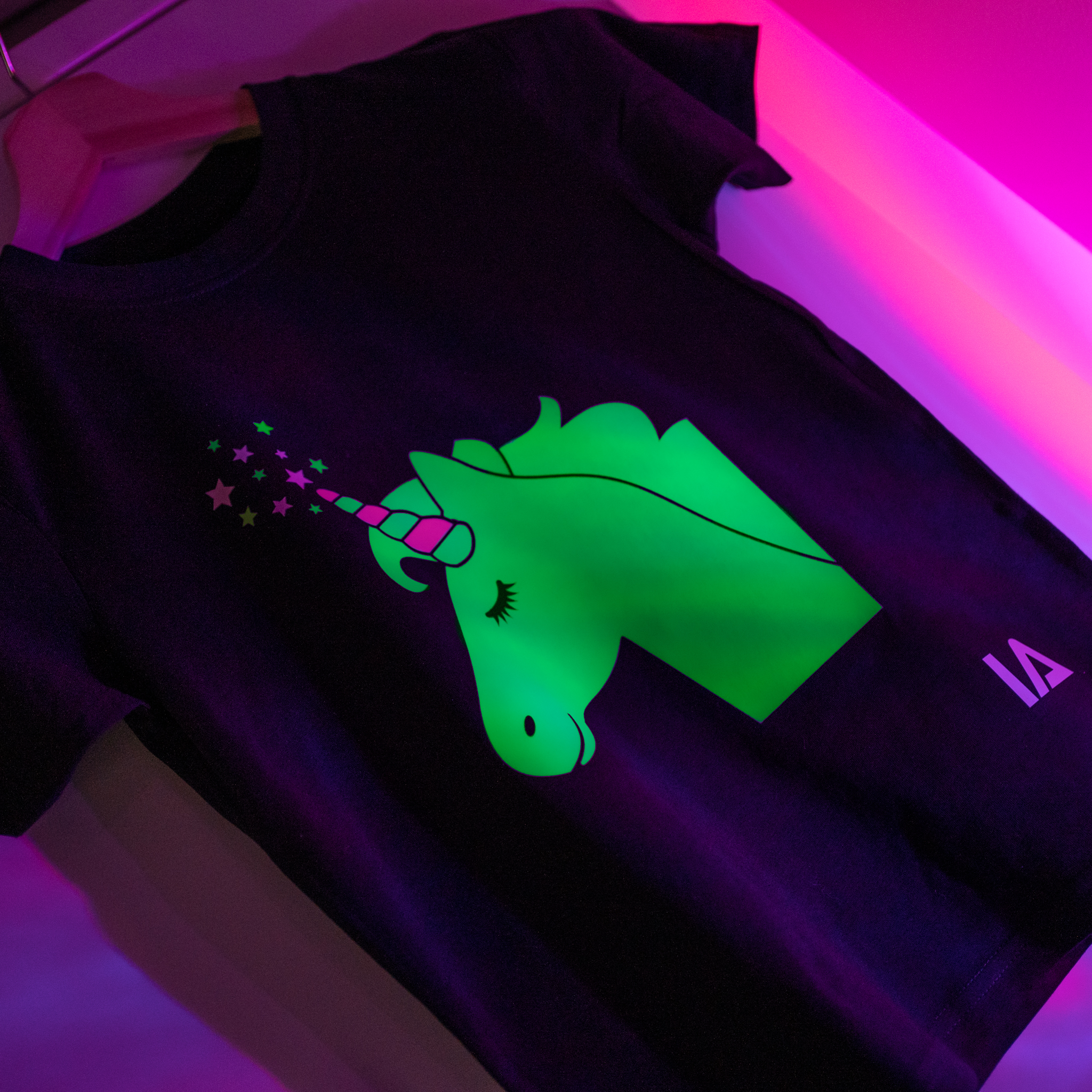 Unicorn T-shirt glow in the dark - Image 3
