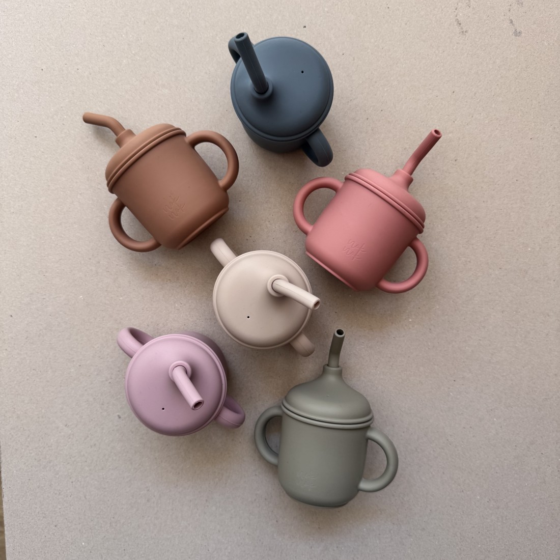 Silicone Cup with handles & straw sand - Image 2